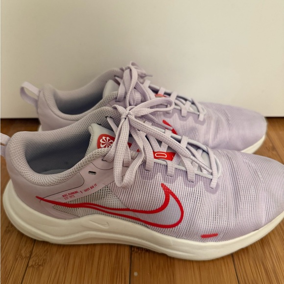 Nike Women\'s Sneakers - Light Purple and Bright Red